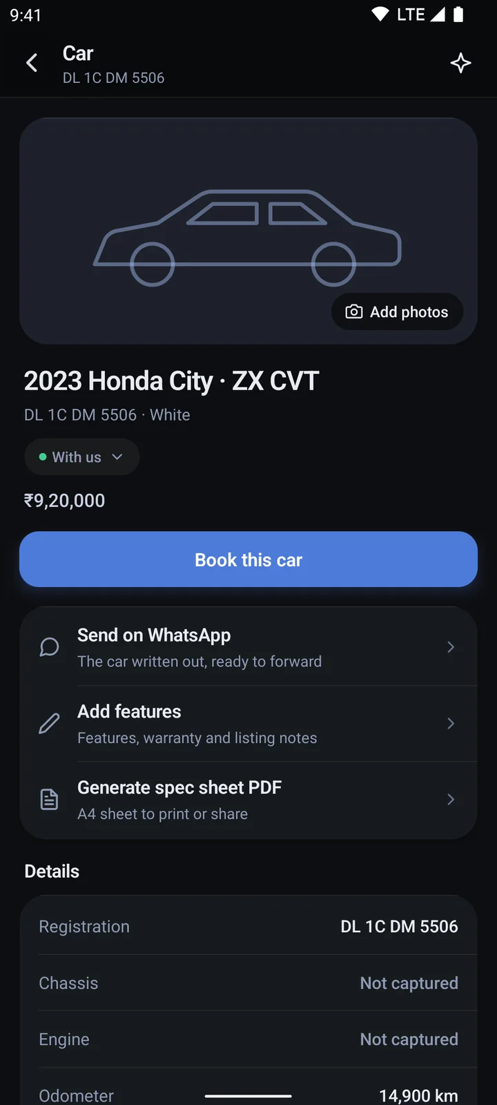 One car's page in the app: registration, colour and price, with buttons to book it, send it on WhatsApp and make a spec sheet.